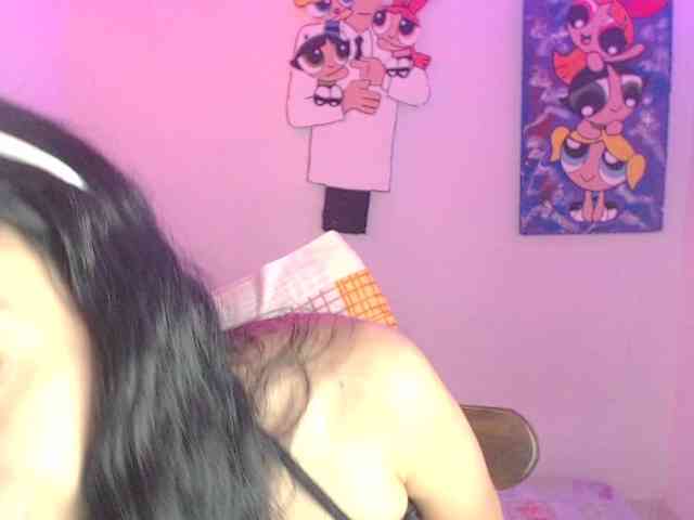 charlotehere's live room