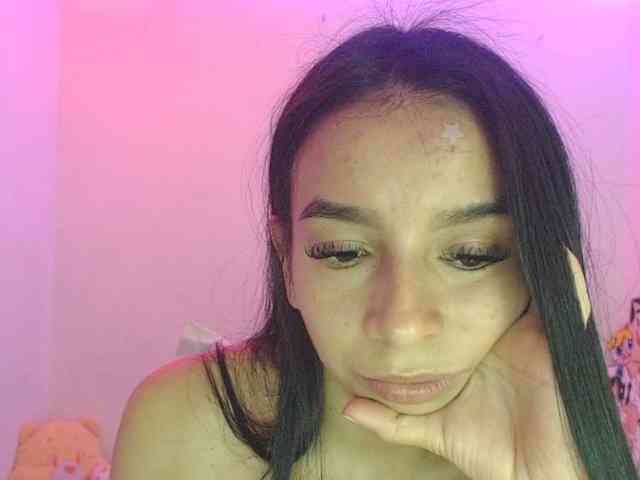 charlotehere webcam