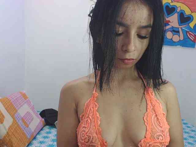 charlotehere webcam