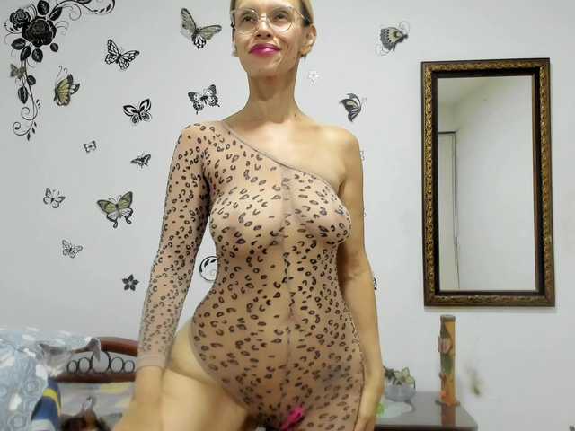 jennifersmit1 live cam on BongaCams