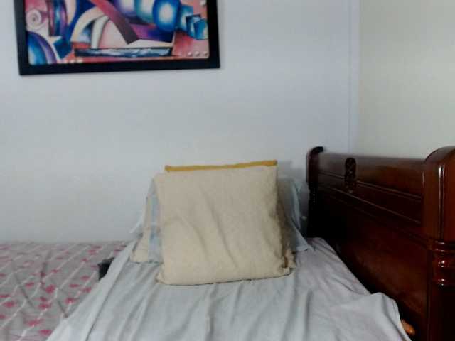 Lucypalmax live cam on BongaCams