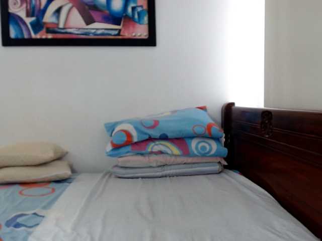 Lucypalmax live cam on BongaCams