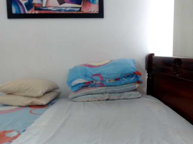 Lucypalmax live cam on BongaCams