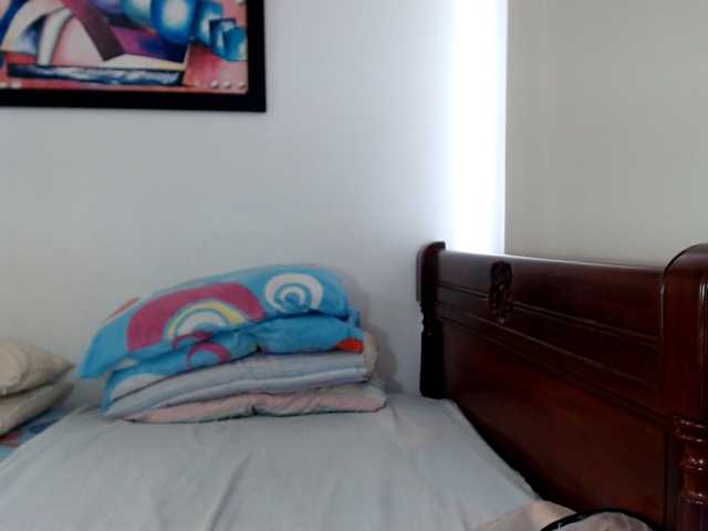 Lucypalmax live cam on BongaCams