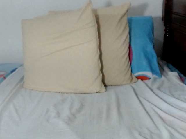 Lucypalmax live cam on BongaCams
