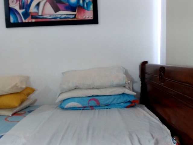 Lucypalmax live cam on BongaCams
