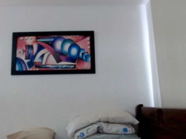 Lucypalmax live cam on BongaCams