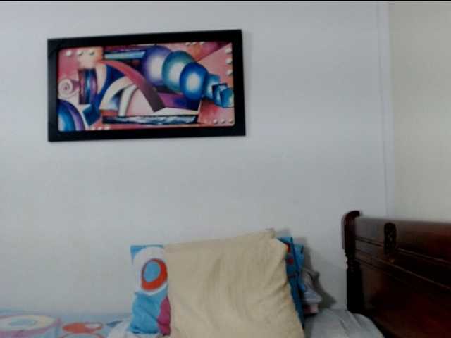 Lucypalmax live cam preview