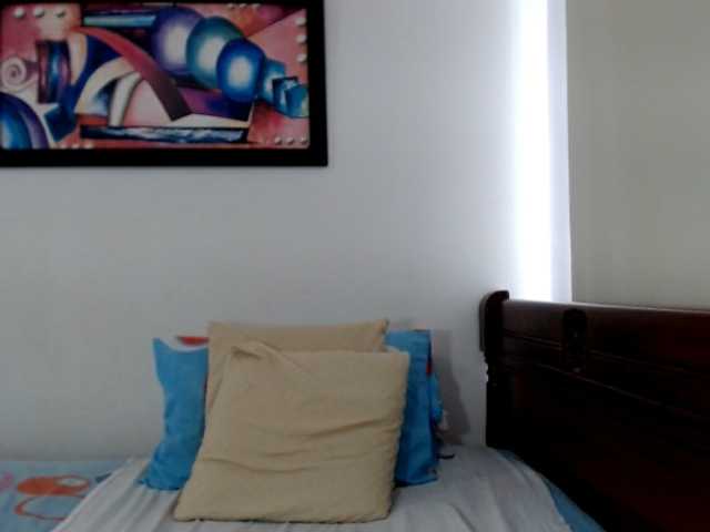Lucypalmax live cam on BongaCams