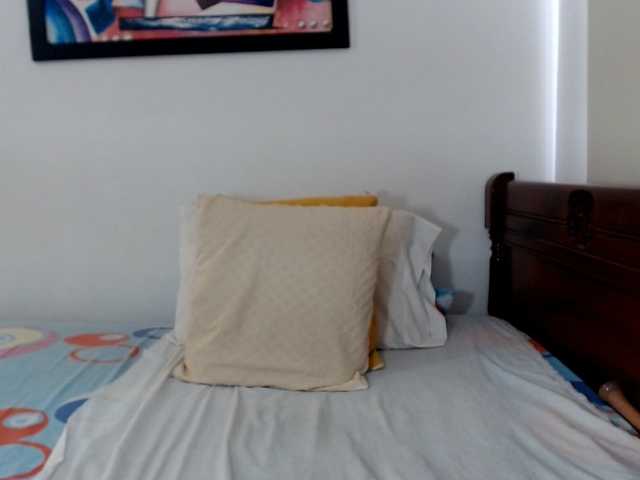 Lucypalmax live cam on BongaCams