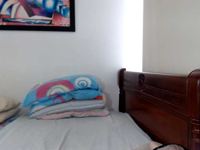 Lucypalmax live cam on BongaCams