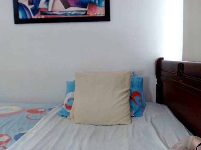 Lucypalmax live cam on BongaCams