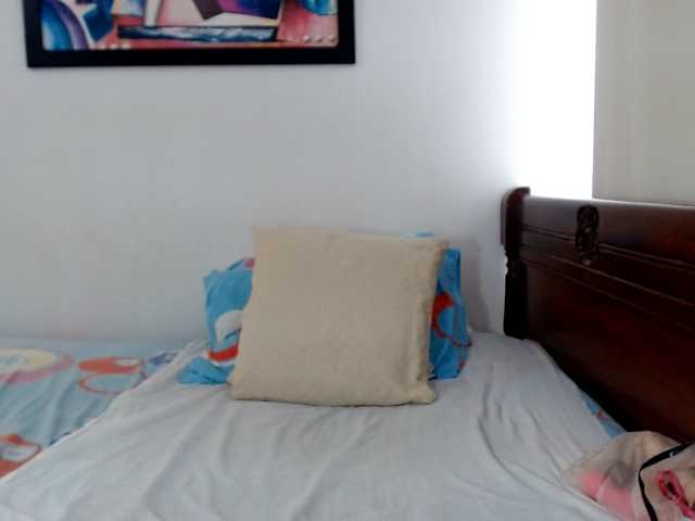 Lucypalmax live cam on BongaCams