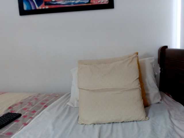 Lucypalmax live cam on BongaCams