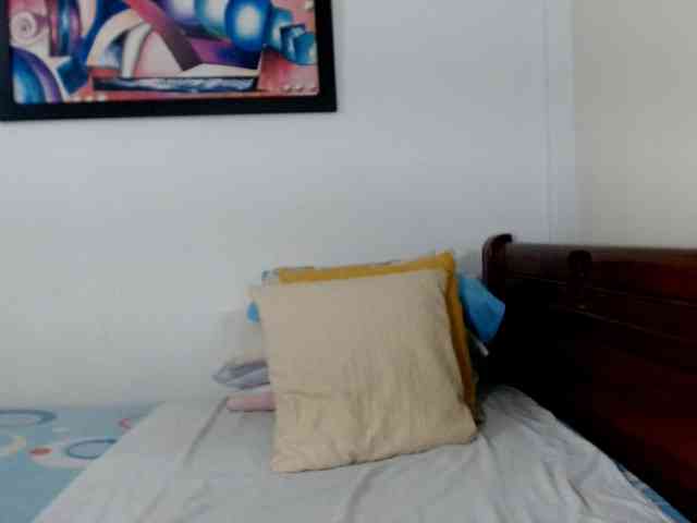 Lucypalmax webcam