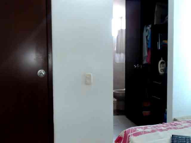 Lucypalmax webcam