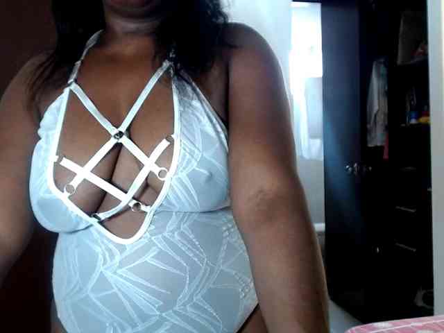 Lucypalmax webcam