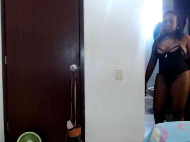 Lucypalmax webcam