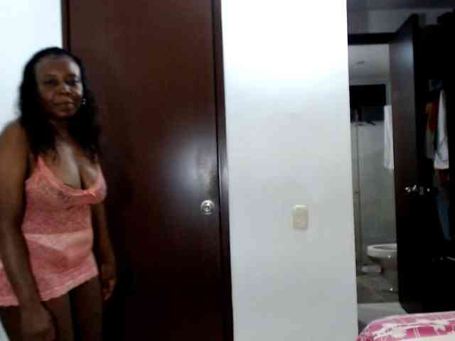 Lucypalmax webcam