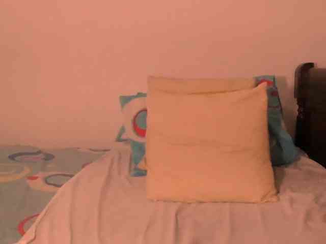 Lucypalmax webcam