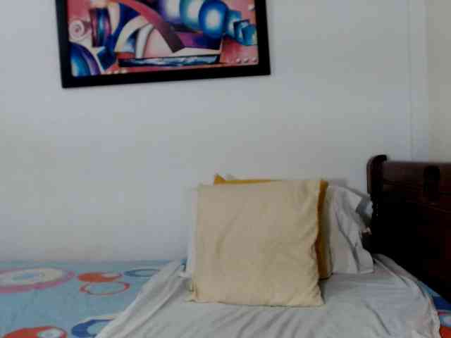Lucypalmax webcam