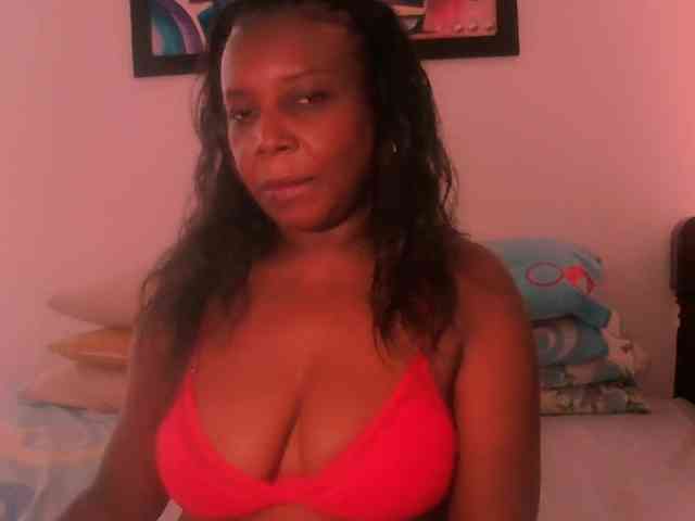 Lucypalmax webcam