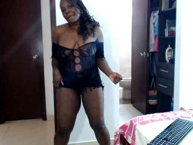 Lucypalmax webcam