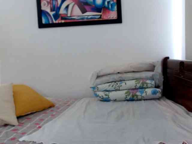 Lucypalmax webcam