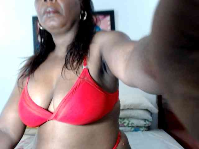 Lucypalmax webcam