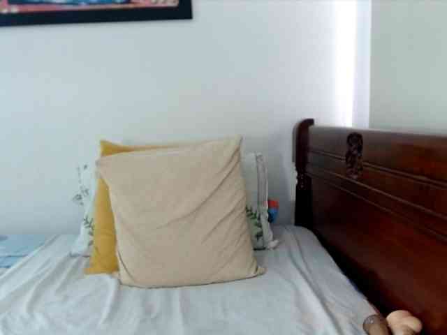 Lucypalmax webcam