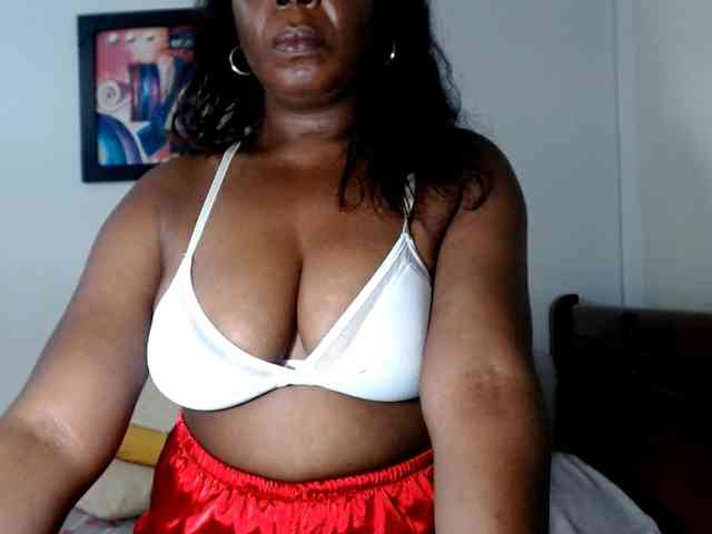 Lucypalmax webcam