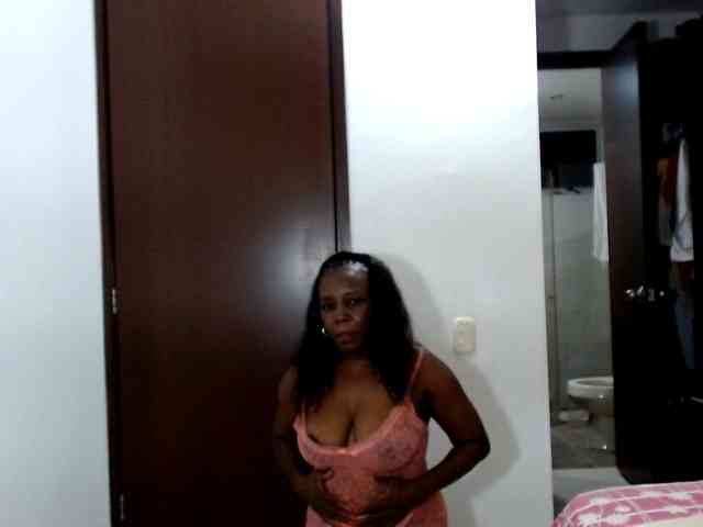 Lucypalmax webcam