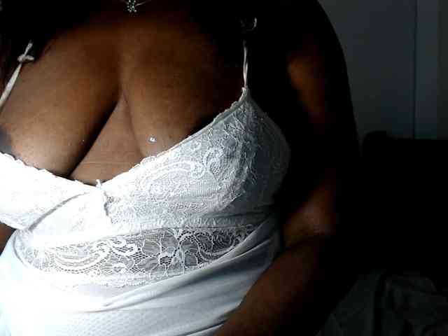 Modelo: Lucypalmax