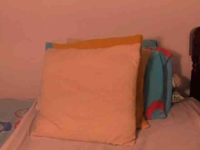 Lucypalmax webcam