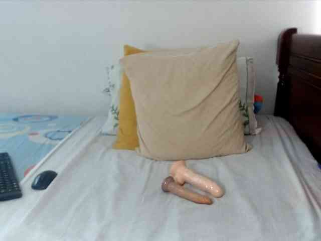 Lucypalmax webcam