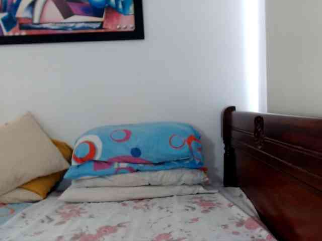 Lucypalmax webcam