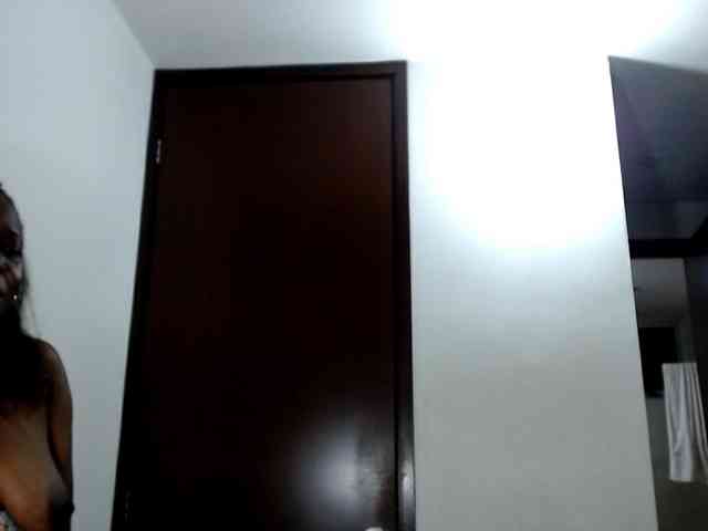 Lucypalmax webcam