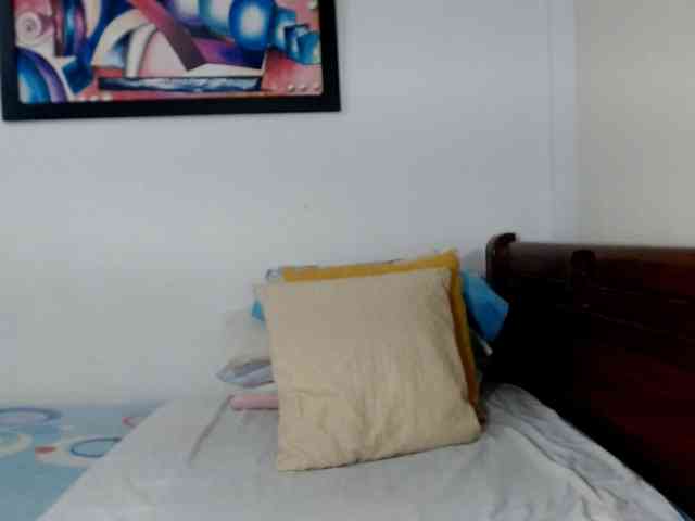 Lucypalmax webcam