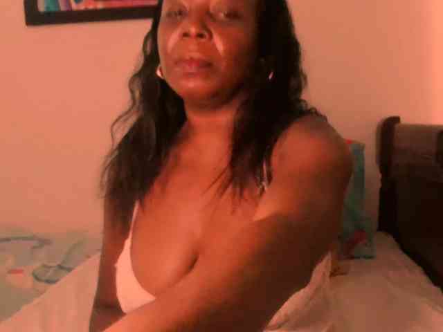 Lucypalmax webcam