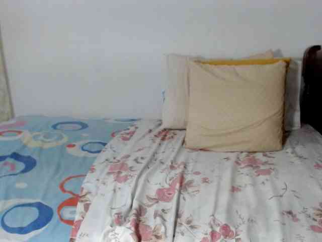 Lucypalmax webcam