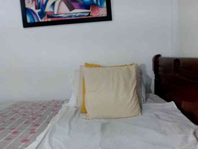 Lucypalmax webcam