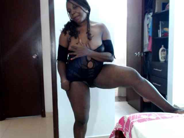 Lucypalmax webcam