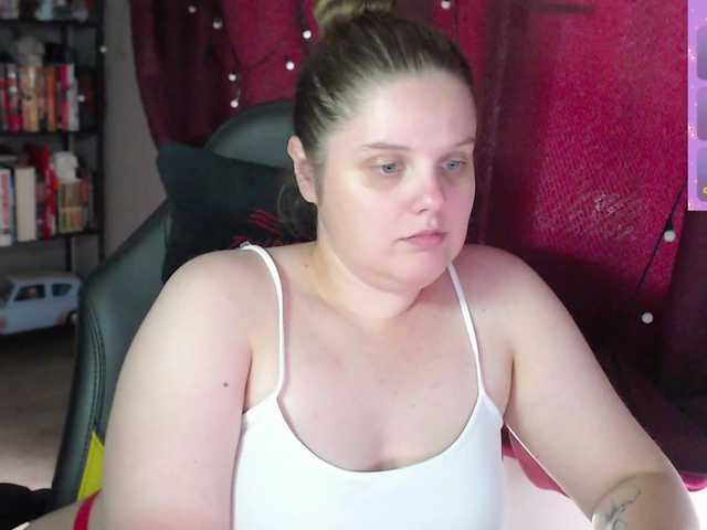 alicepussy live cam on BongaCams