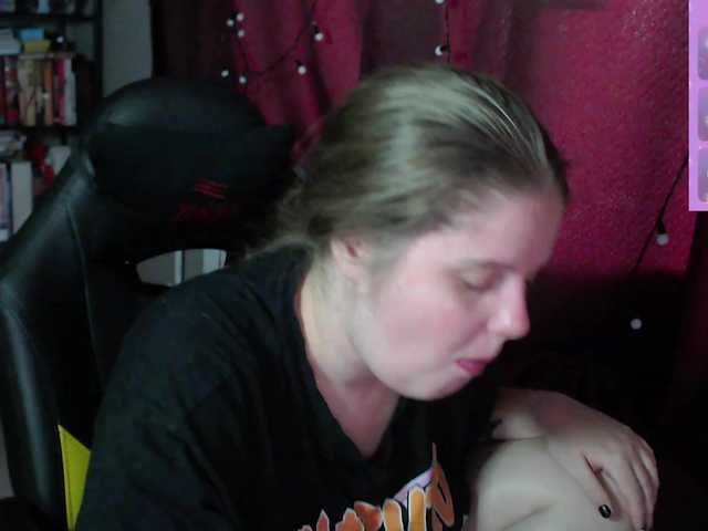 alicepussy live cam on BongaCams