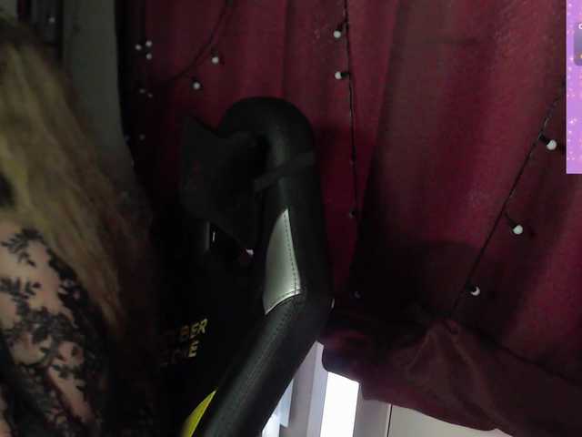 alicepussy live cam on BongaCams