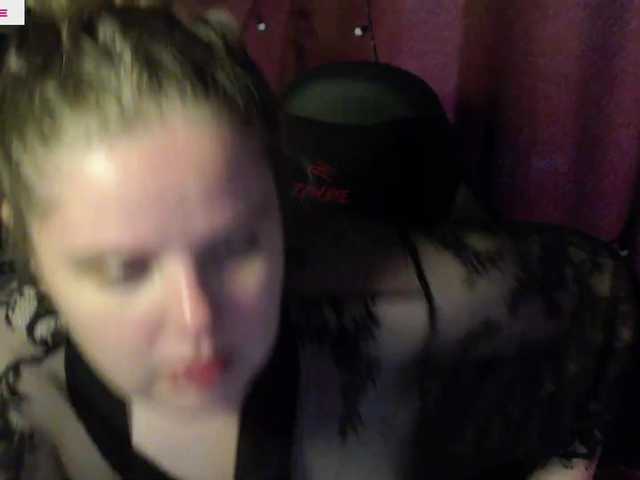 alicepussy live cam on BongaCams