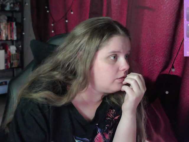 alicepussy live cam on BongaCams