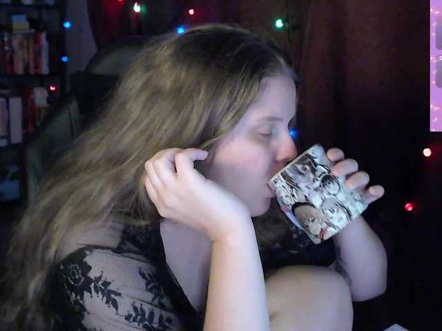 alicepussy live cam on BongaCams