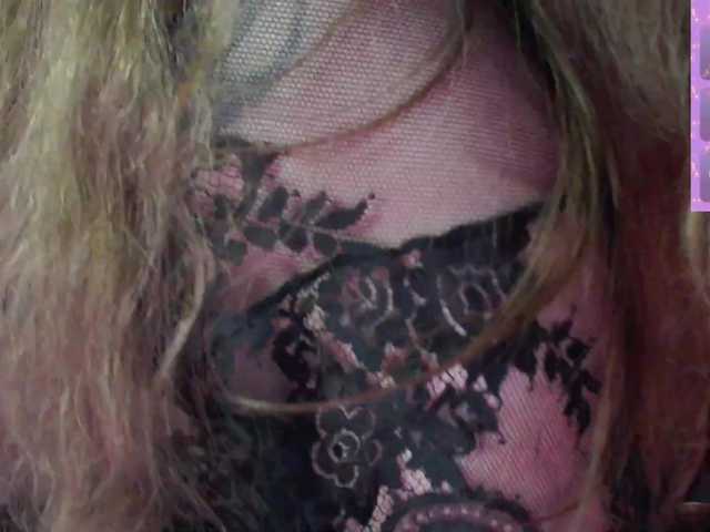 alicepussy live cam on BongaCams