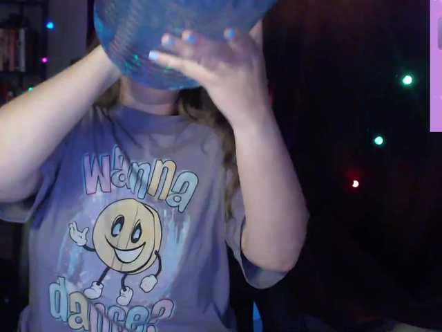 alicepussy live cam on BongaCams